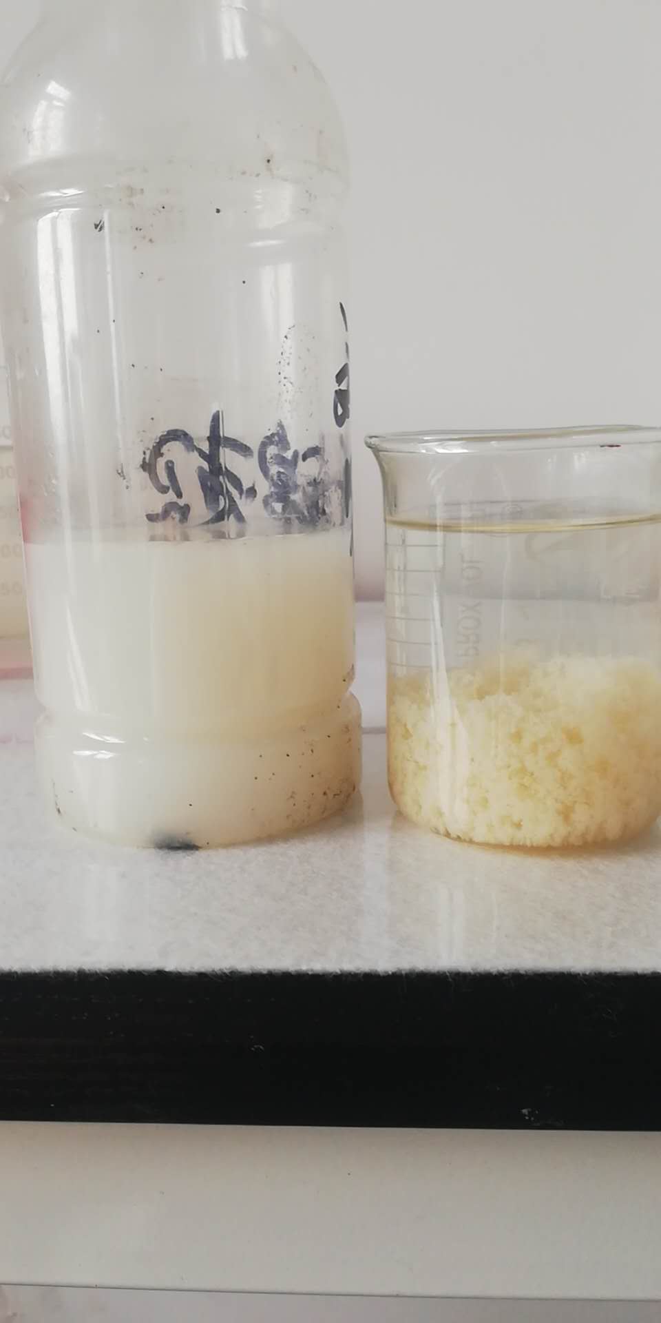 b09e0af5bbc6e9ac3ec6efab36c0ec7.jpg 除油絮凝劑破乳效果